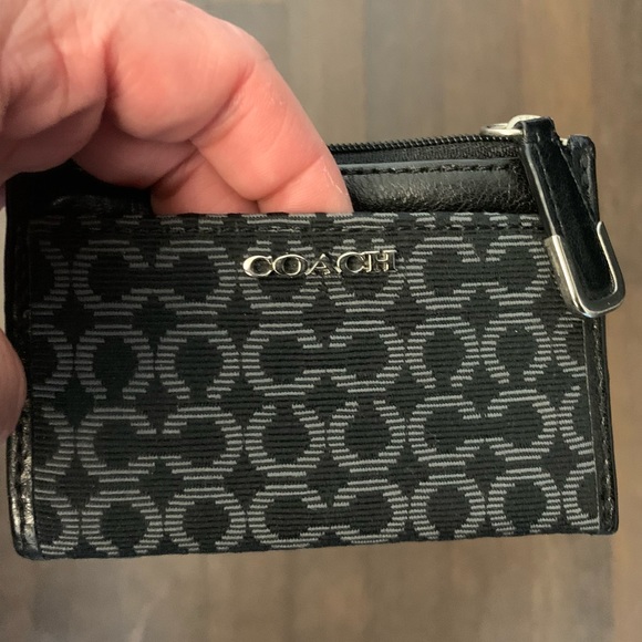 Coach keychain zipper pouch - Picture 4 of 5